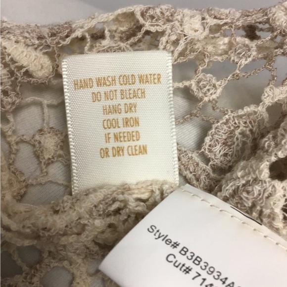 Adiva Women’s 3/4 Sleeve Scoop Neck Crochet Knit Pull Over Top, Beige, size 3X - Picture 6 of 10